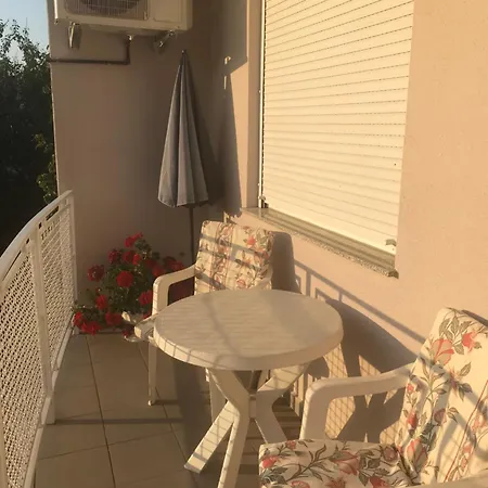 Veronika Apartment *